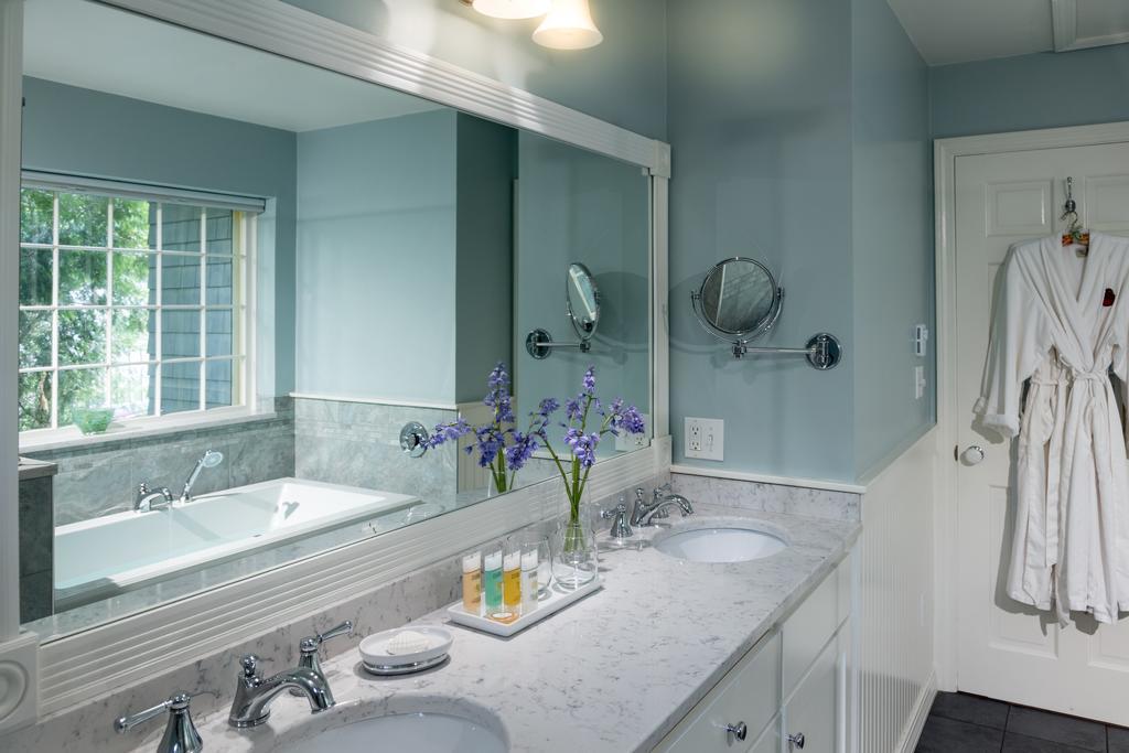 Inn At Sunrise Point Lincolnville Room photo